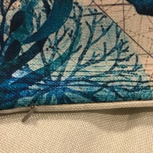 Beachy Accent throw pillow cover with sea turtle design - Picture 9 of 14